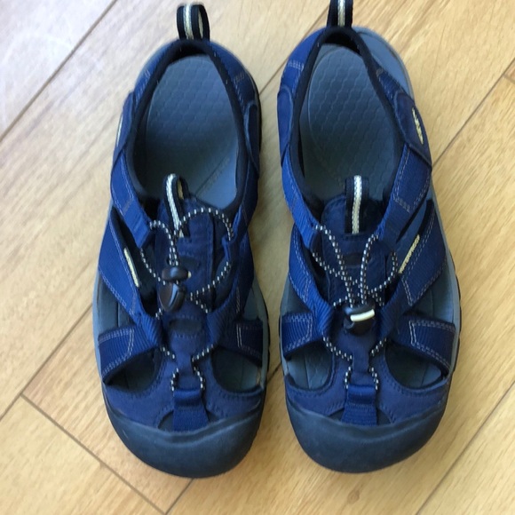 keen blue sandals